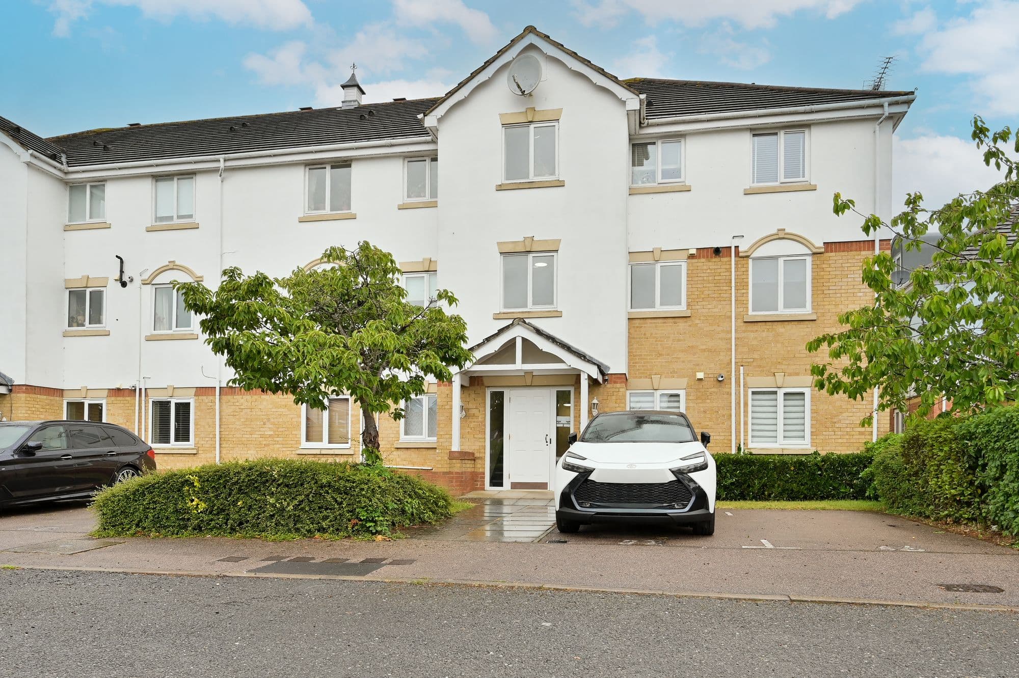 Basildon Close, Watford, WD18